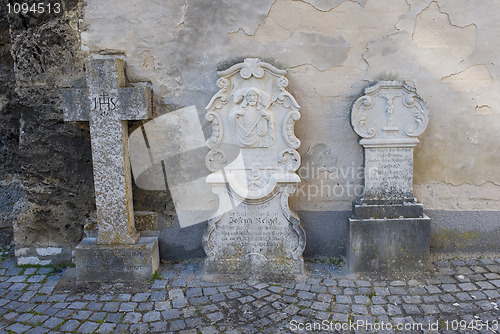 Image of Old grave stone 