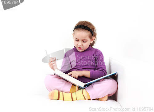 Image of Girl reading