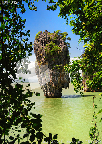 Image of james bond island in thailand