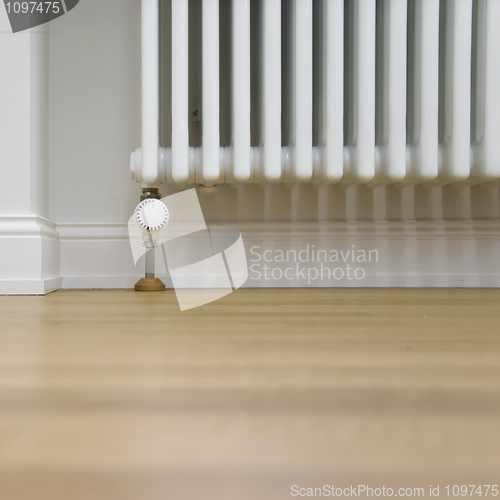 Image of radiator and parquet