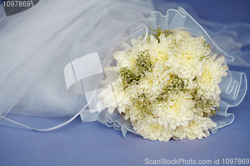 Image of Wedding bouquet and veil