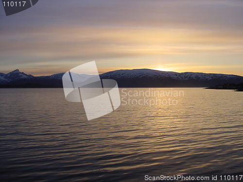 Image of midnight sun