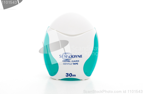Image of Sensodyne gentle dental tape