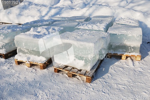 Image of big translucent ice blocs