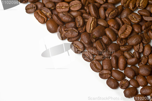 Image of Coffee beans diagonal