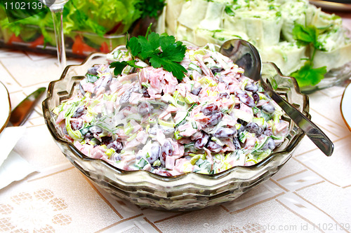 Image of Bowl with a salad made from bean