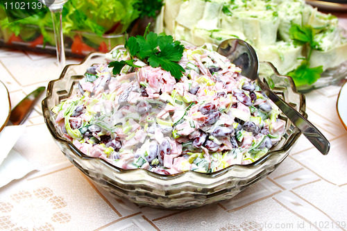 Image of Bowl with a salad made from bean