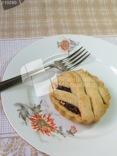 Image of Fruit tart on plate