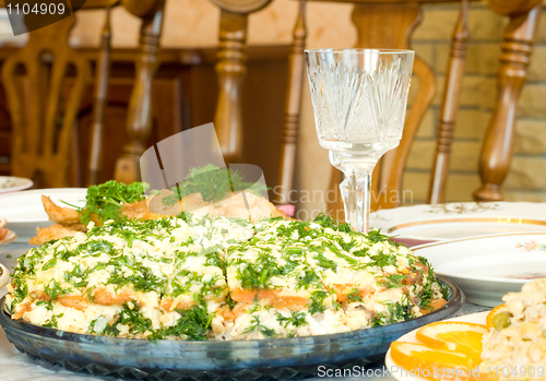 Image of Crystal wineglass and pie