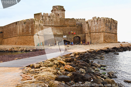 Image of le castella castle