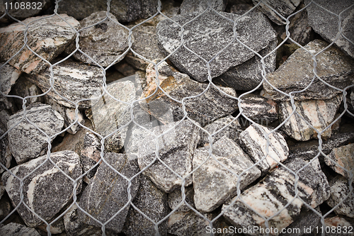 Image of Road embankment of gravel reinforced with steel mesh