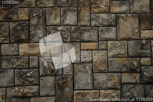 Image of stone wall 