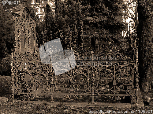 Image of Family grave 