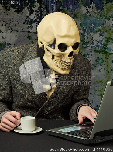 Image of Terrible person - skeleton uses Internet