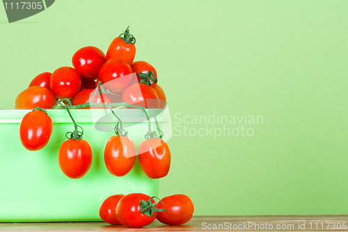 Image of container with fresh tomatoes
