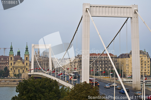 Image of Elizabeth bridge