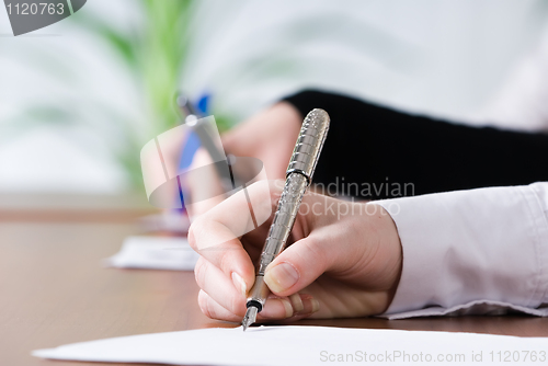 Image of Signing girl