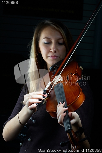 Image of Woman and violin