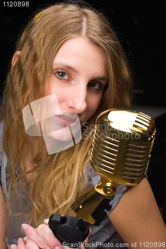 Image of Woman at concert