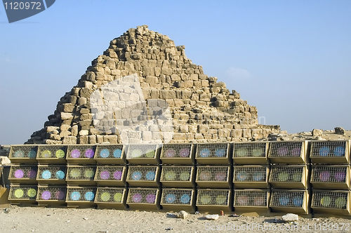 Image of Pyramid and light