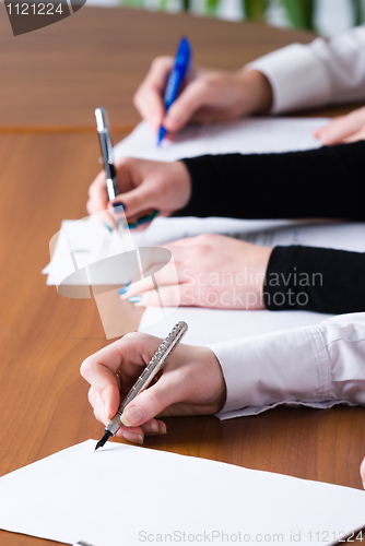 Image of Signing girl