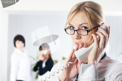 Image of Calling woman