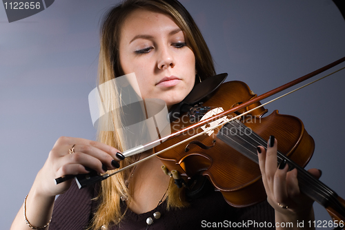 Image of Woman and violin