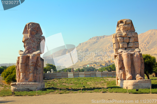 Image of colossi of memnon in Luxor Egypt