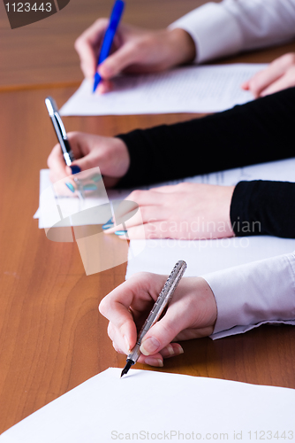 Image of Signing girl