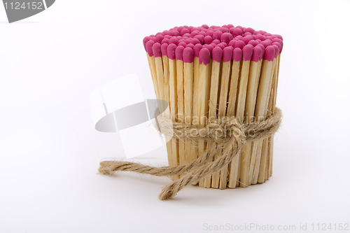 Image of matches gathered into a tight bundle 