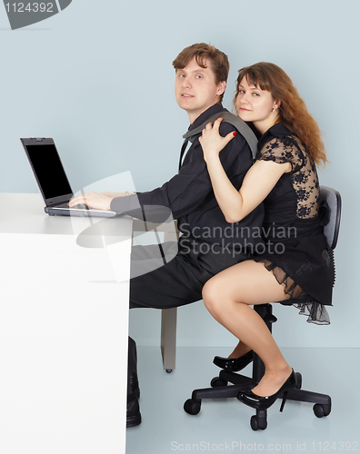 Image of Husband and wife go to surf the Internet