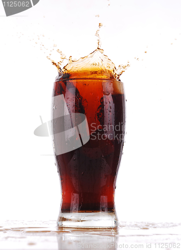 Image of cola splashing 