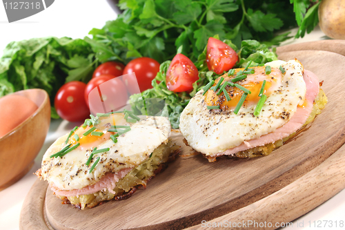 Image of Hash browns with fried egg