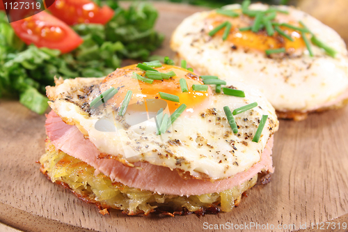 Image of Hash browns with fried egg