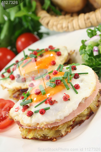 Image of Hash browns with fried egg