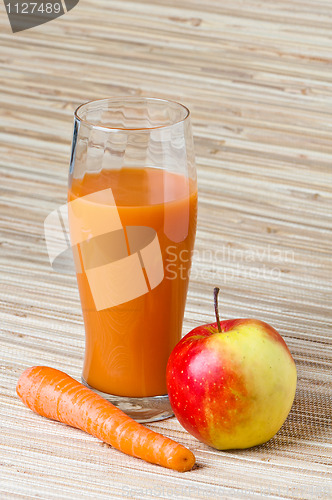 Image of Carrots, apple and juice