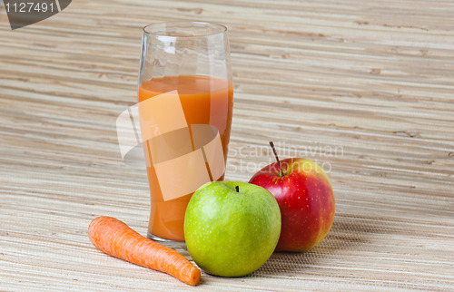 Image of Carrots, apple and juice