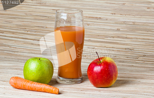 Image of Carrots, apple and juice