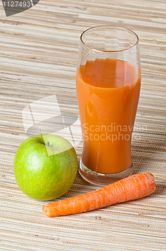 Image of Carrots, apple and juice