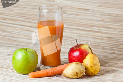 Image of Carrots, apple and juice