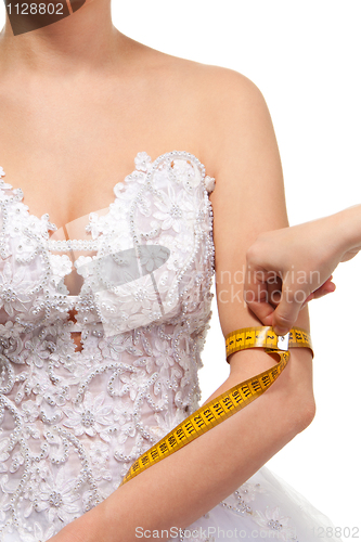 Image of Measuring woman's arm size