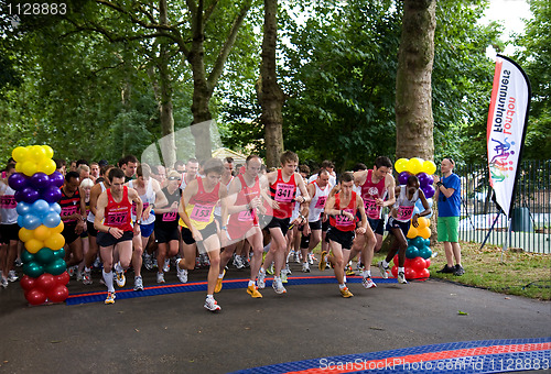 Image of London Pride 2010 10k Run start