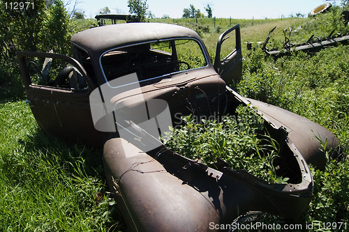 Image of Rusted Prairie Car