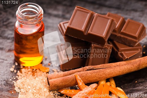 Image of chocolate with orange and cinnamon