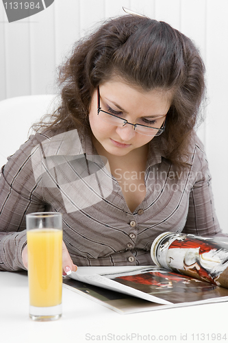 Image of girl viewing