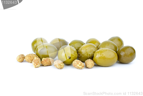 Image of Green olives and some pits