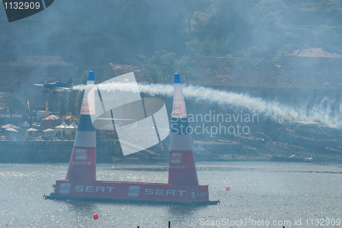 Image of Michael Goulian (USA) in Red Bull Air Race 2009, Porto, Portugal