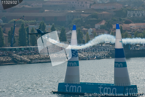 Image of Michael Goulian (USA) in Red Bull Air Race 2009, Porto, Portugal