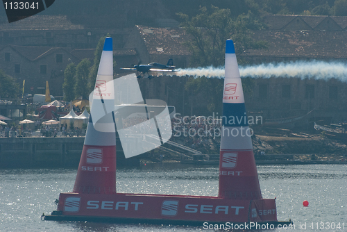 Image of Michael Goulian (USA) in Red Bull Air Race 2009, Porto, Portugal