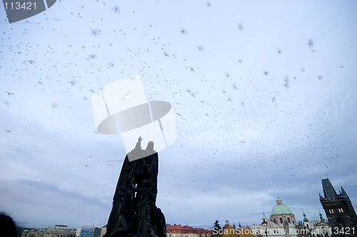 Image of Statue and Birds